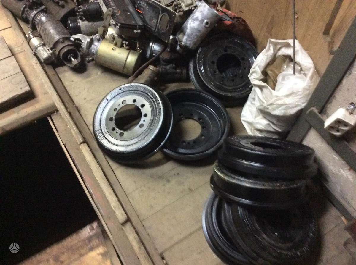 GAZ 24 apdares detaļas