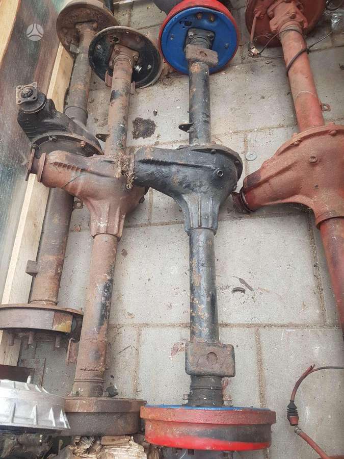 GAZ 24 apdares detaļas