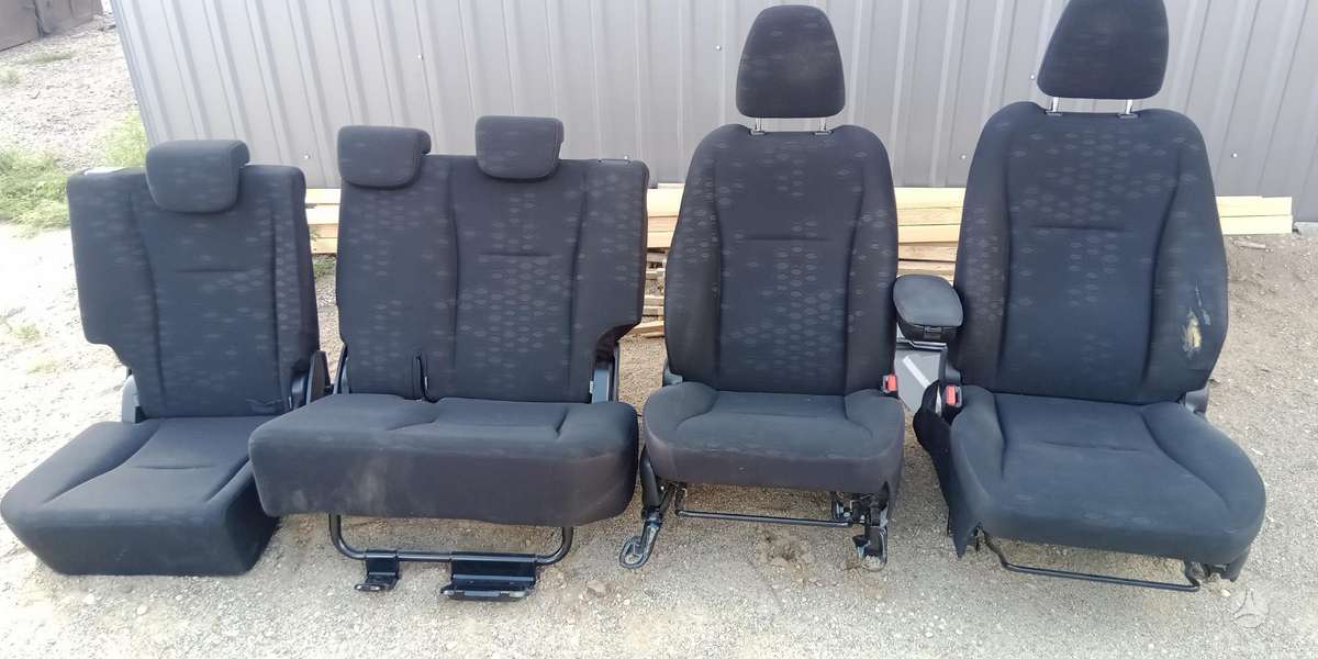 Subaru Trezia sėdynės