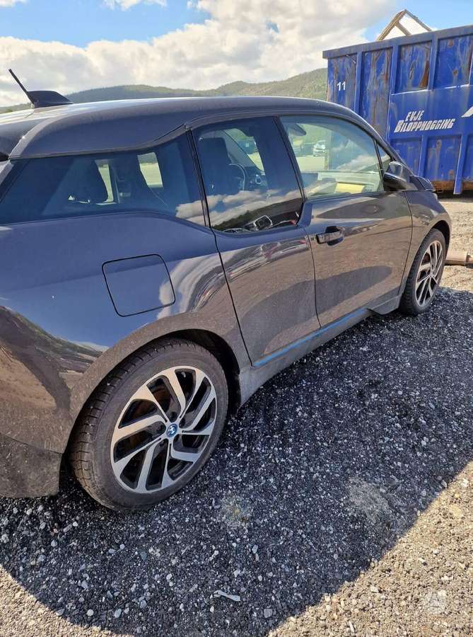 BMW i3 dalimis