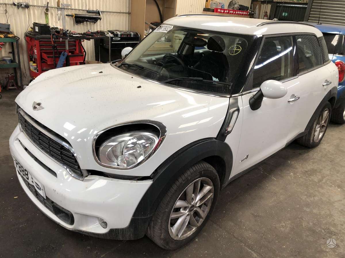 Mini Countryman dalimis. Dalimis