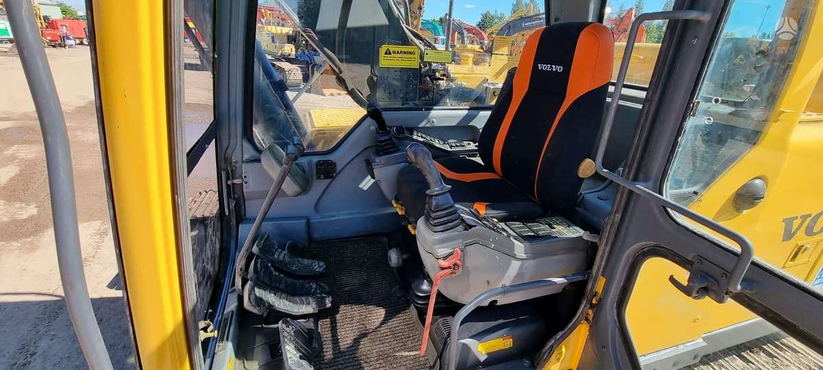 Volvo EC210B, экскаваторы
