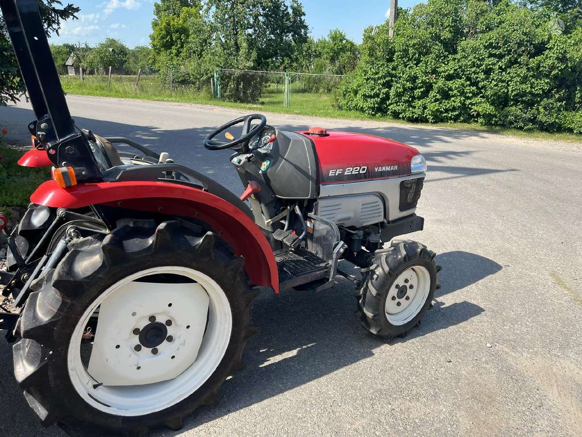 Yanmar EF 220, traktoriai