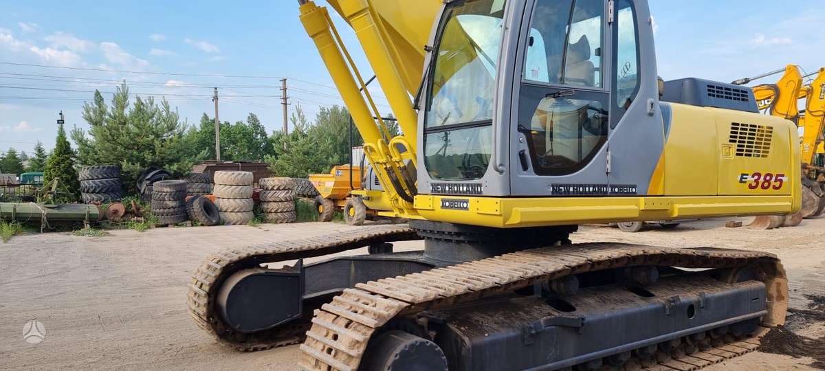 New Holland E385, excavator