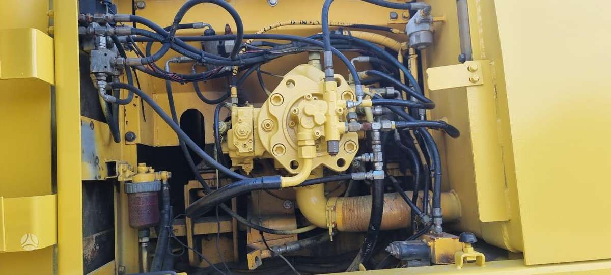 New Holland E385, экскаваторы