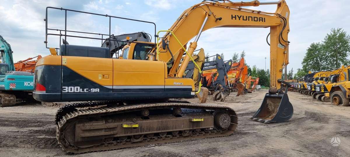 Hyundai R300LC-9A, экскаваторы