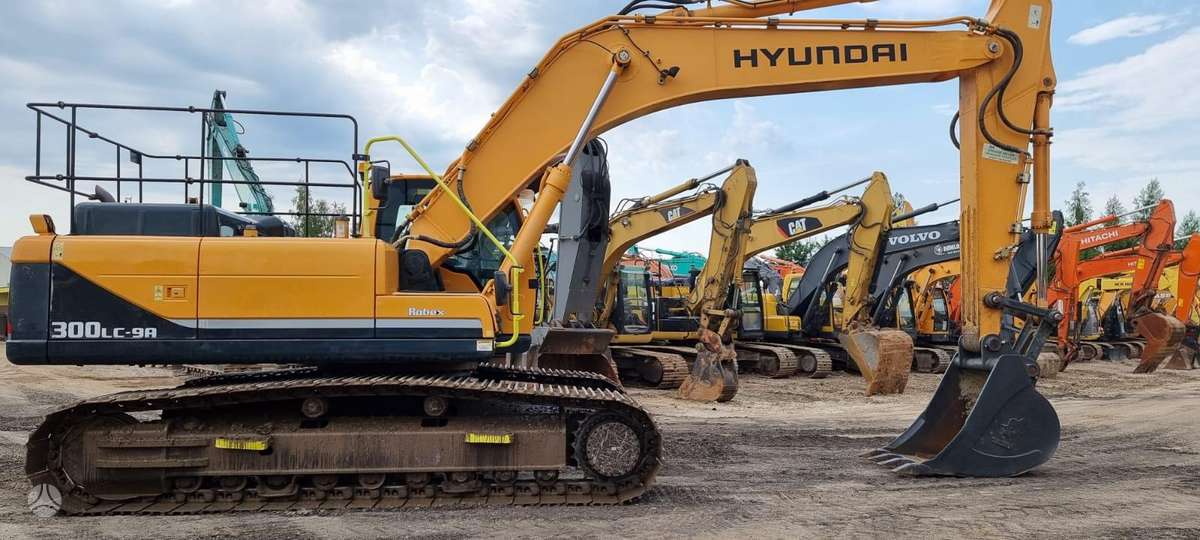 Hyundai R300LC-9A, экскаваторы
