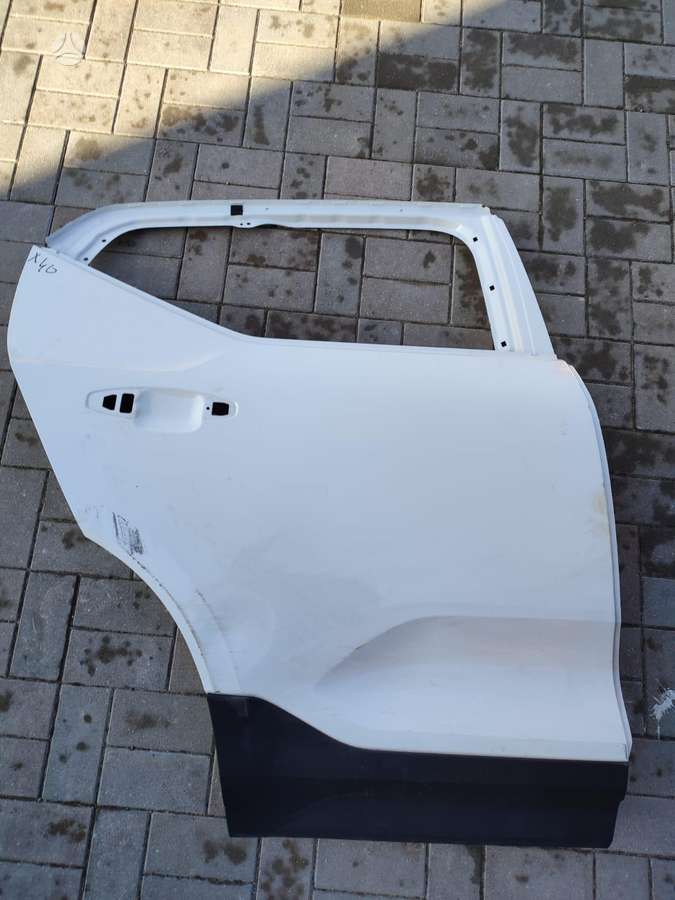 Volvo XC40 Devetos dalys nuotraukose