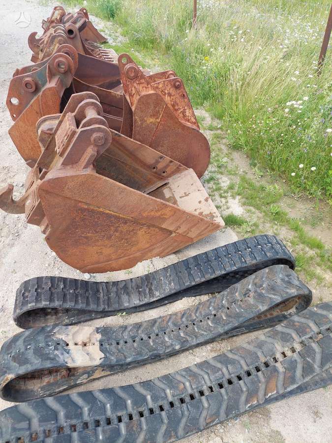 Volvo V, kaušai