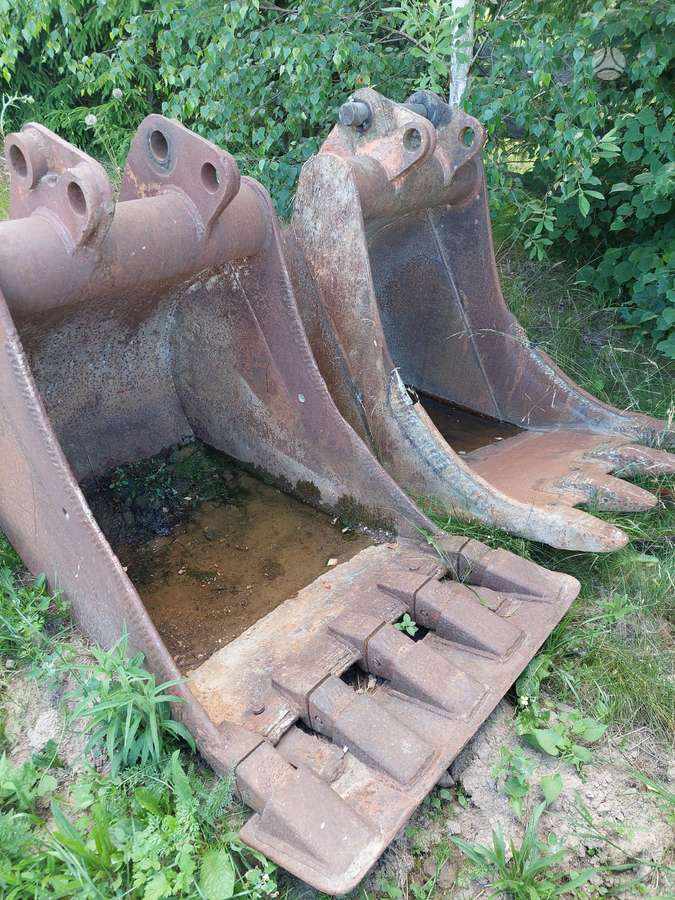 Volvo V, buckets