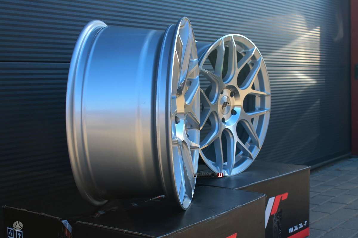Japan Racing JR18 Silver, light alloy, R17
