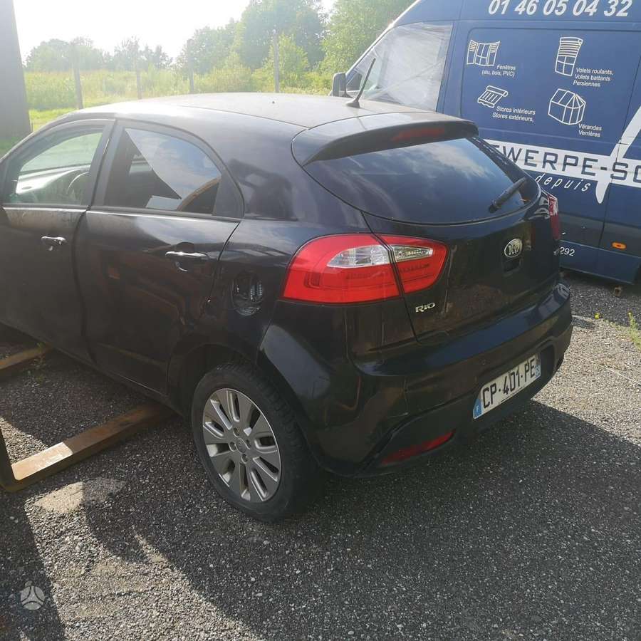 Kia Rio по частям