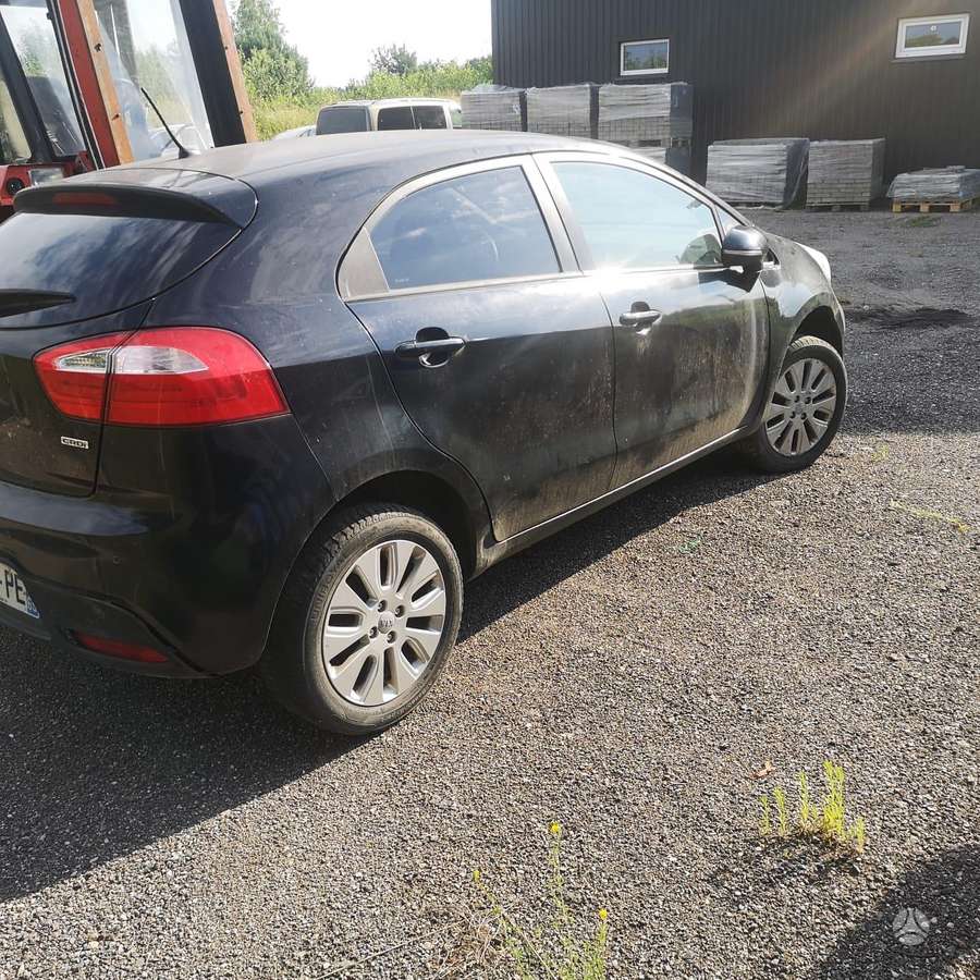 Kia Rio по частям