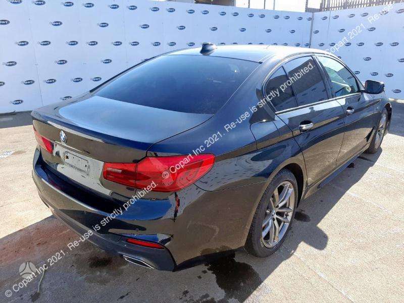 BMW 520 Visas auto ardomas daoimis