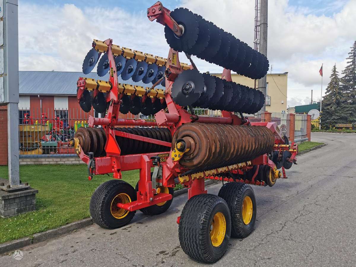 Vaderstad Carrier 650, scrapers, scrubbers