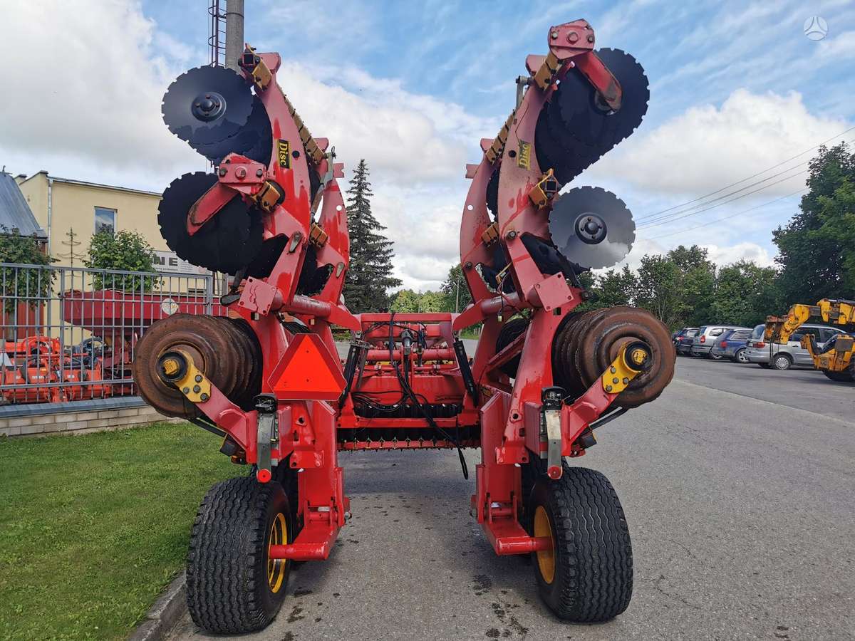 Vaderstad Carrier 650, scrapers, scrubbers