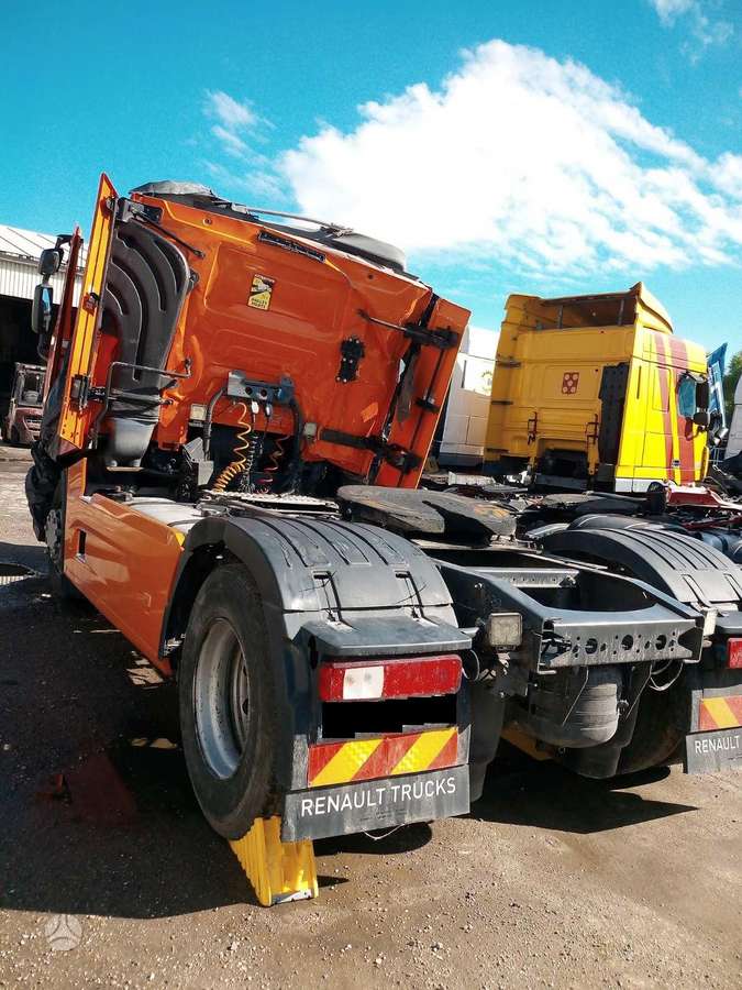 Renault T, semi-trailer trucks