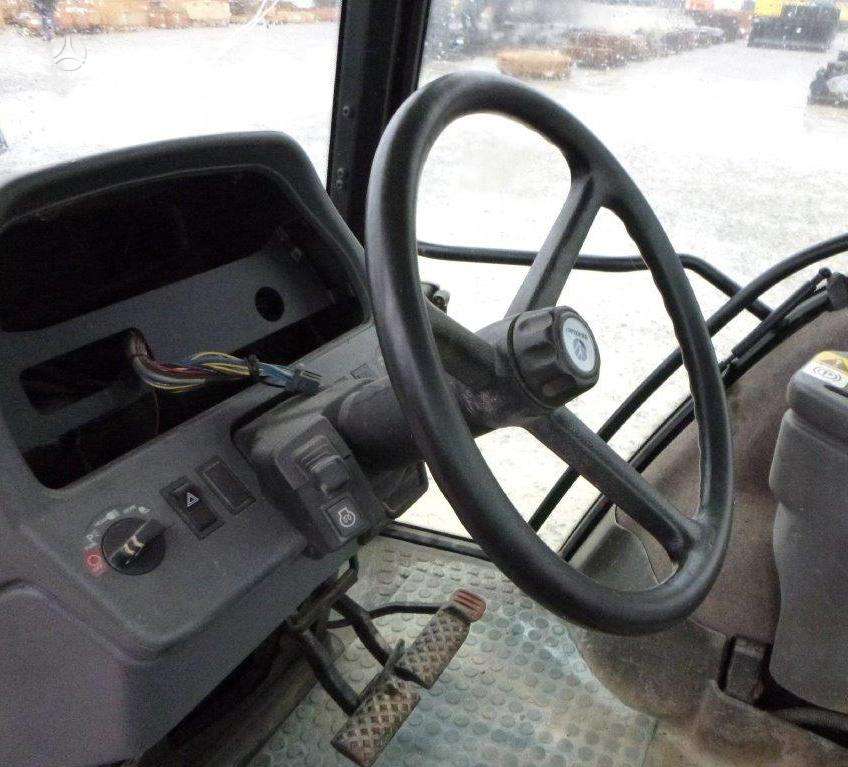 New Holland 8670, traktoriai