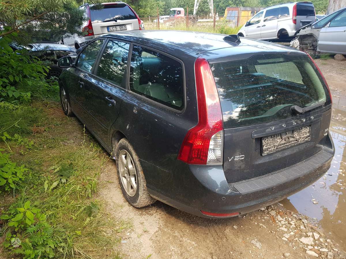 Volvo V50 Dalimis