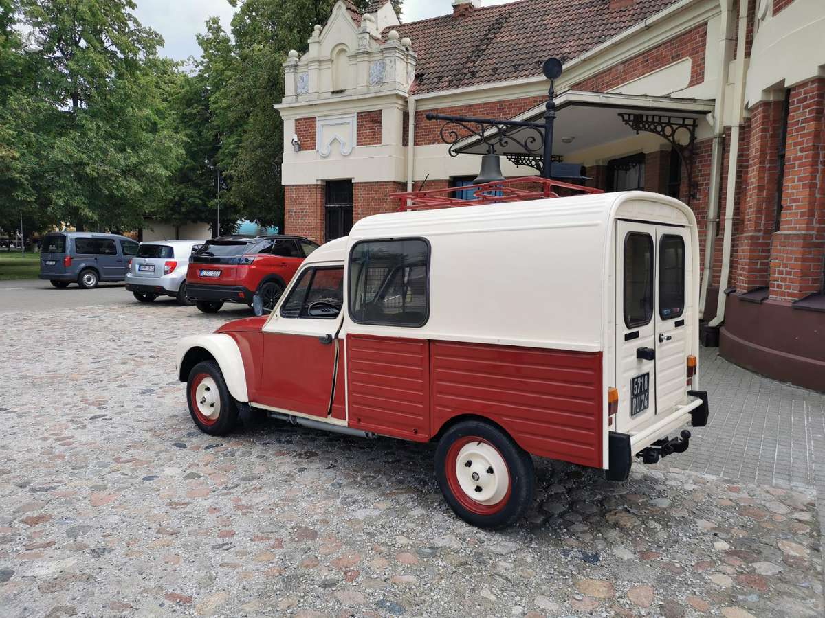 Citroen 2CV, universalas