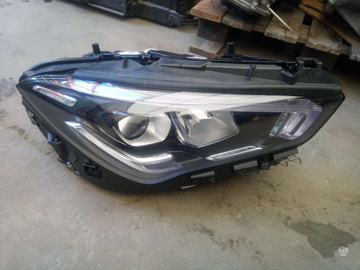 Mercedes-Benz CLA klasė lights