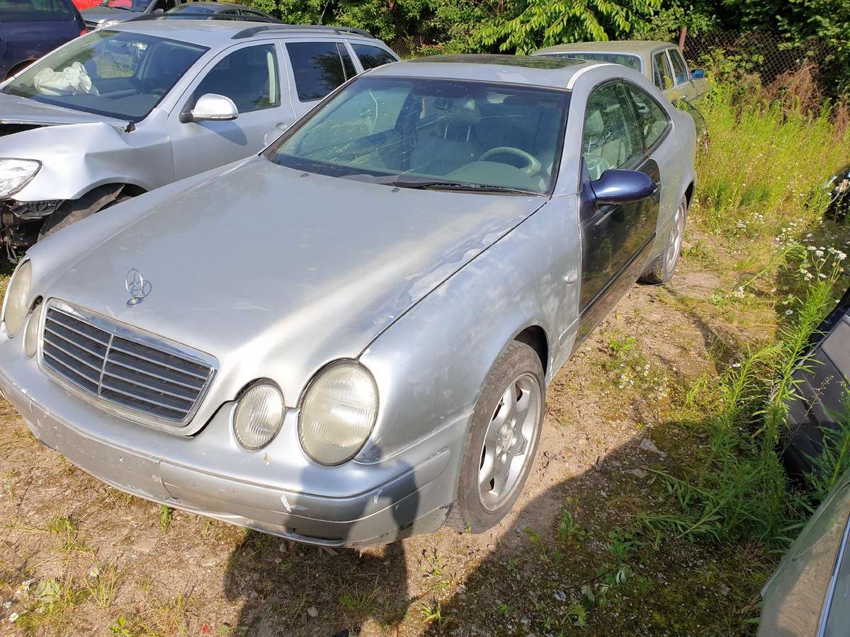 Mercedes-Benz CLK430 по частям