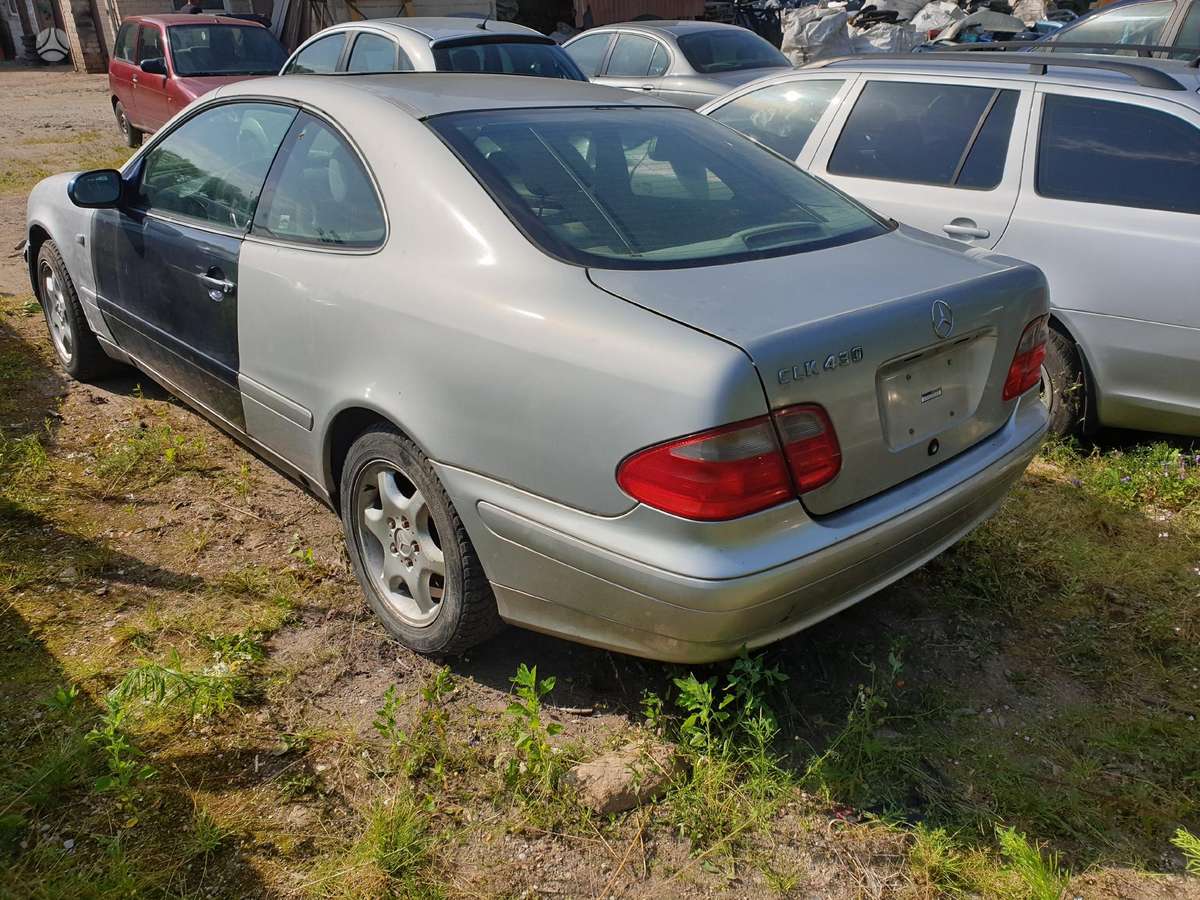 Mercedes-Benz CLK430 по частям