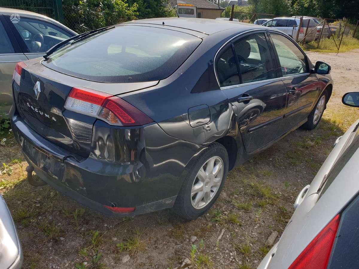 Renault Laguna dalimis