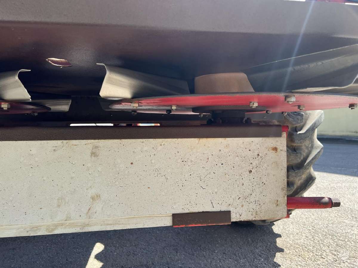 Bredal B4S, spreaders