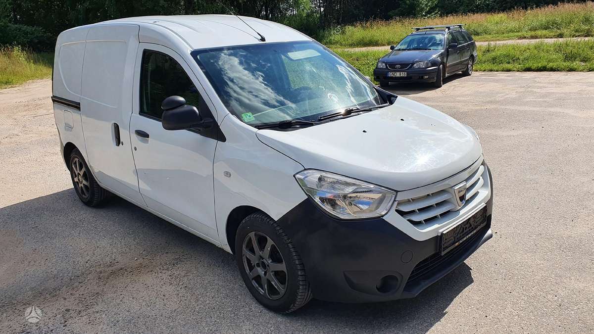 Dacia Dokker dalimis. Dalimis
