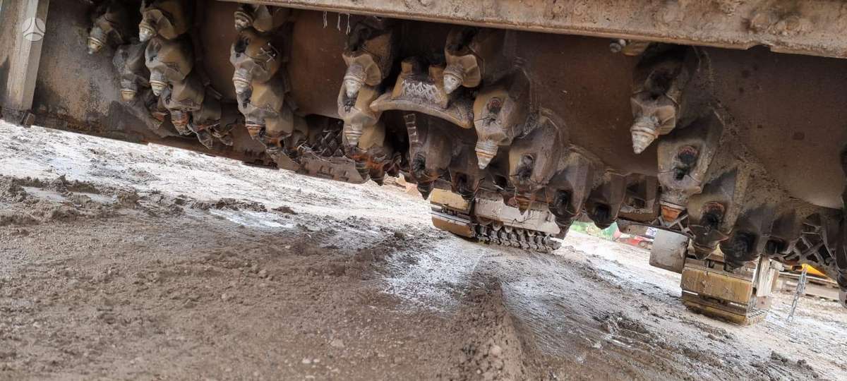 Wirtgen W210i, paving machinery