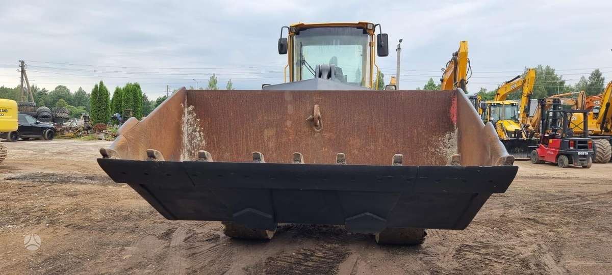 Volvo L120E, frontaliniai krautuvai