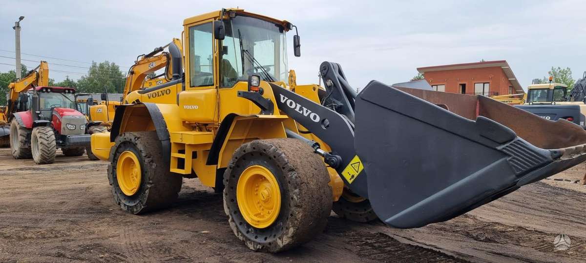 Volvo L120E, frontaliniai krautuvai