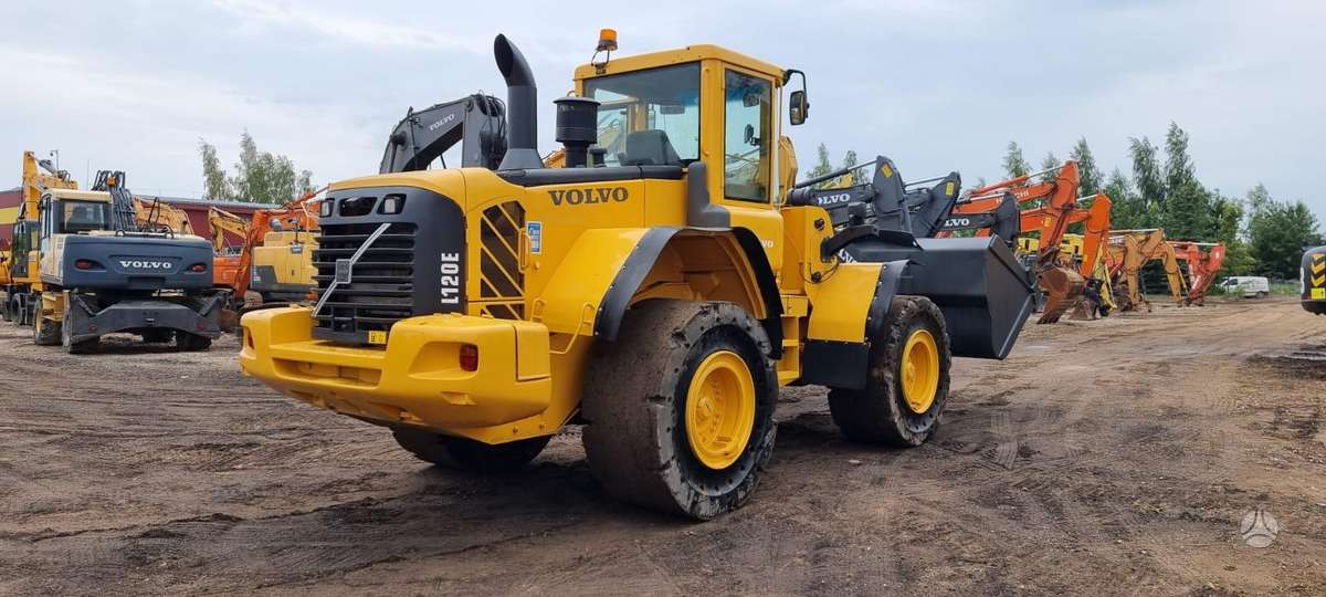 Volvo L120E, frontaliniai krautuvai