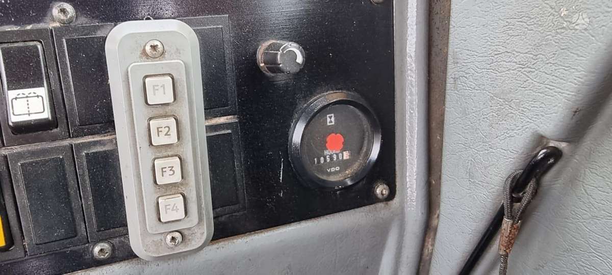 Volvo L120E, frontaliniai krautuvai