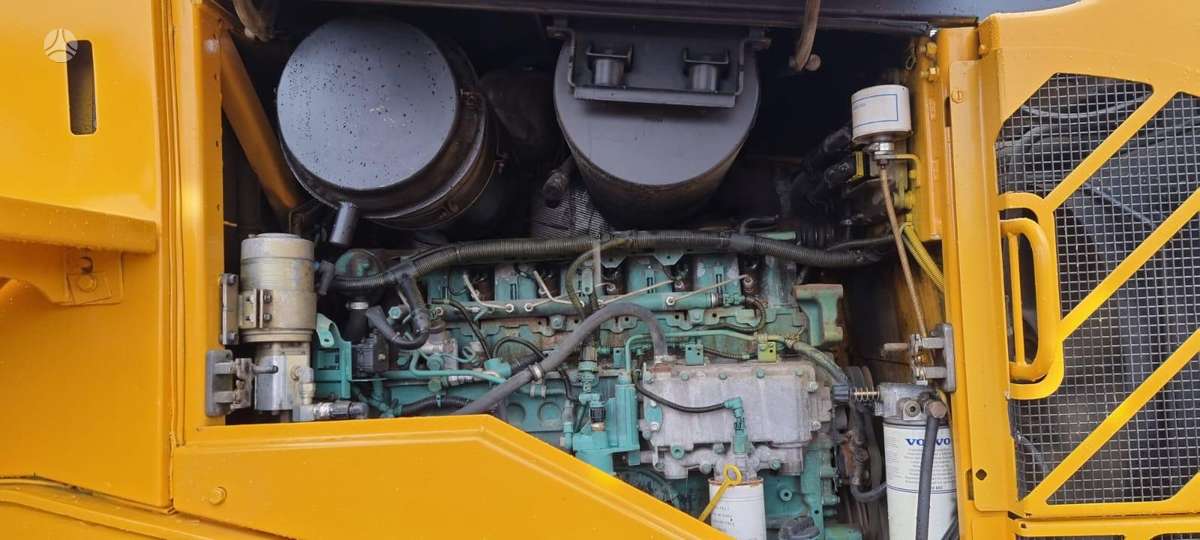 Volvo L120E, frontaliniai krautuvai