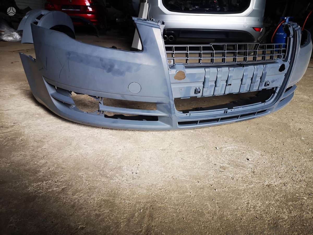 Audi A4 bamperiai