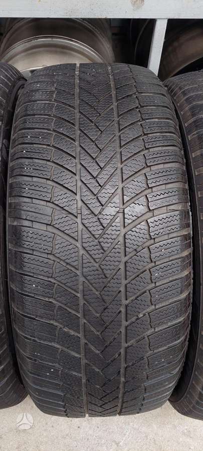 Bridgestone, ziemas 255/55 R19