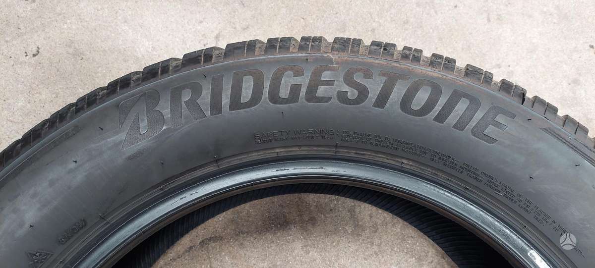Bridgestone, ziemas 255/55 R19