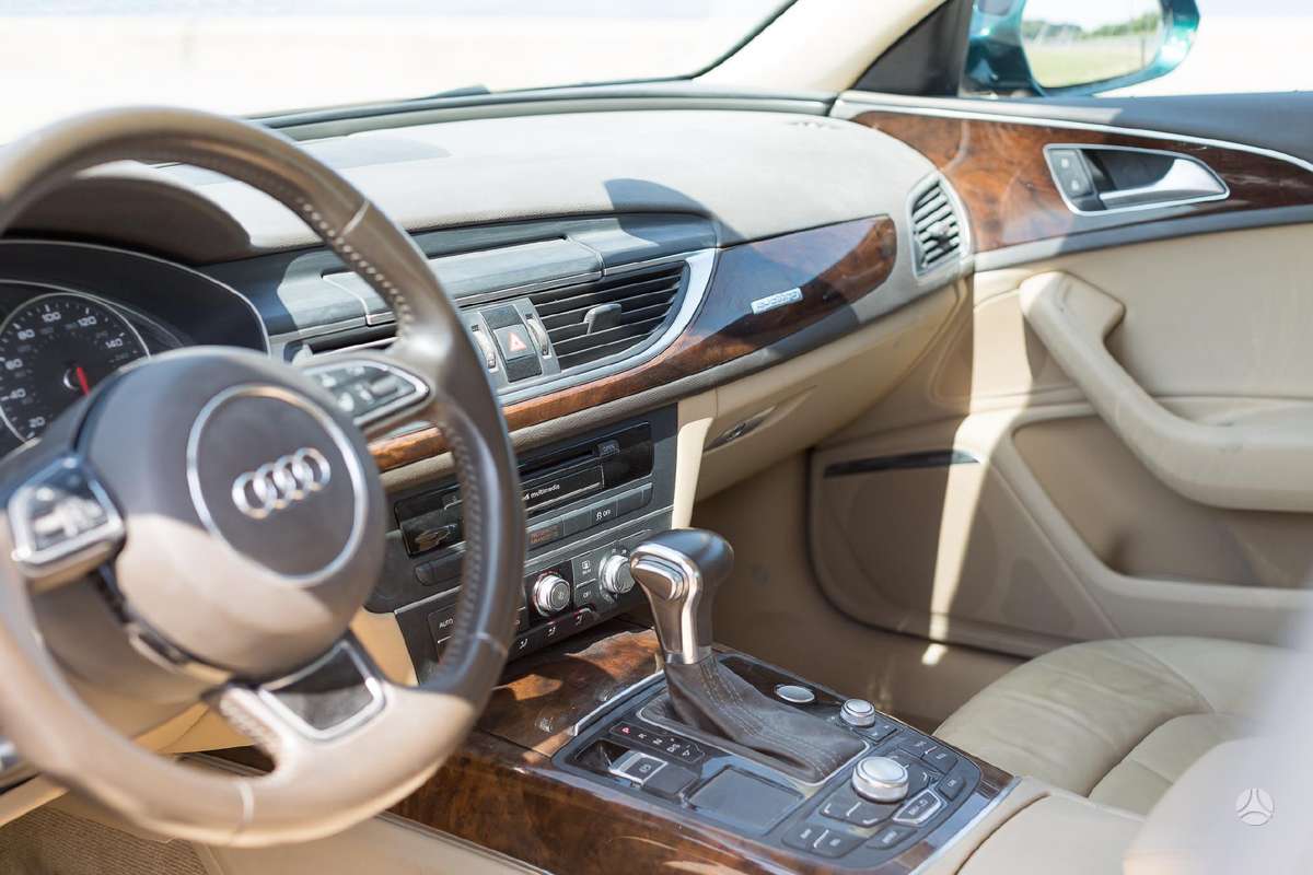 Audi A6, 2.0 l., Седан