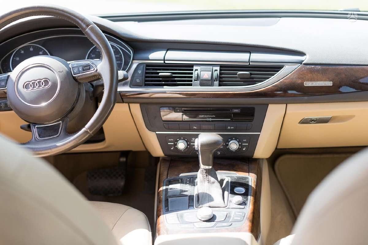 Audi A6, 2.0 l., Седан