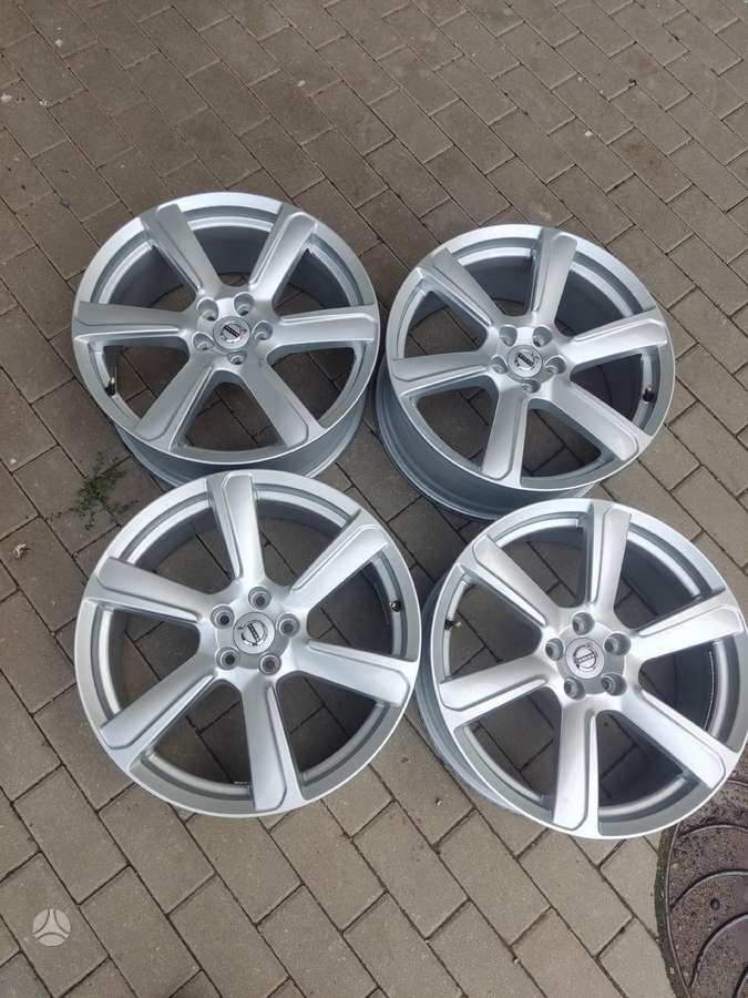 Volvo XC, lengvojo lydinio, R19