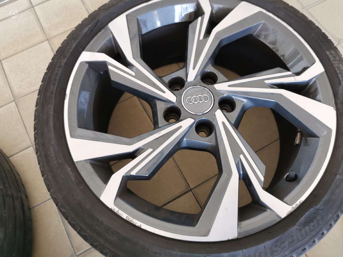 Audi S line, lengvojo lydinio, R18