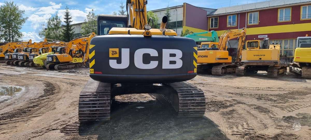 JCB JS220LC, ekskavatoriai