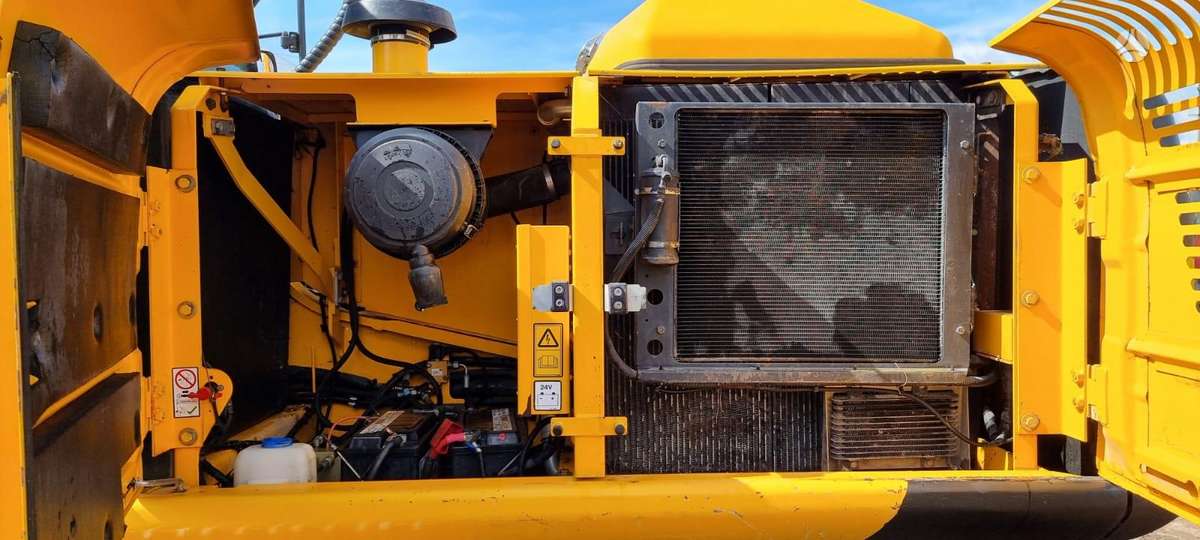 JCB JS220LC, ekskavatoriai