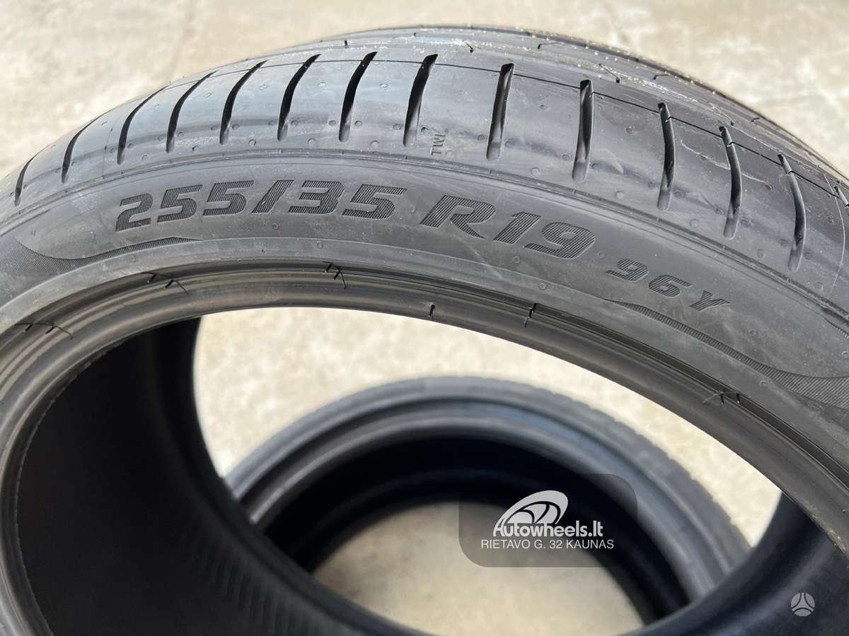 Pirelli P Zero Luxury, vasarinės 255/35 R19