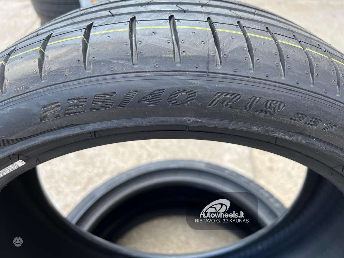 Pirelli P-Zero Luxury, vasarinės 225/40 R19