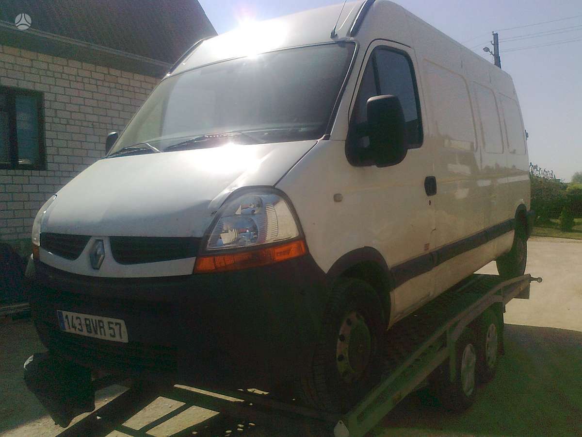 Renault Master, preču