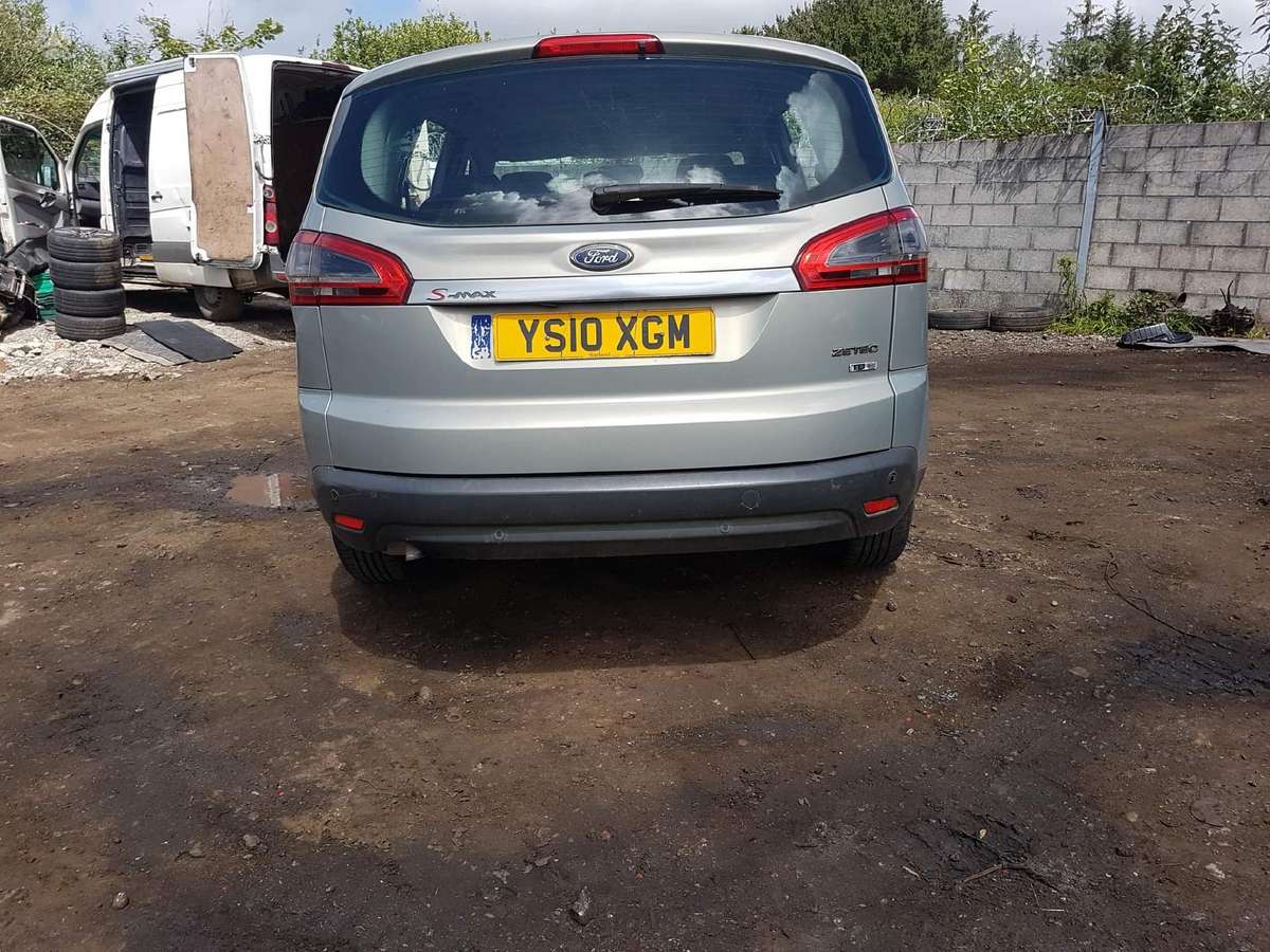 Ford S-MAX dalimis