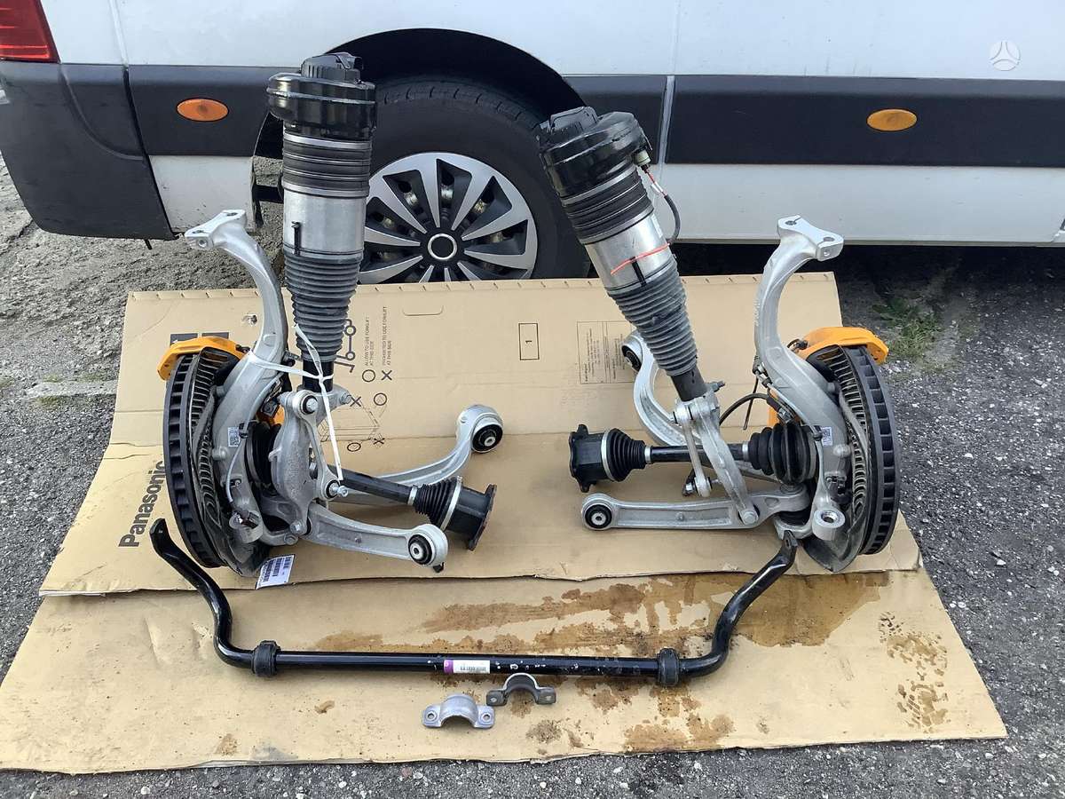 Audi e-tron детали шасси